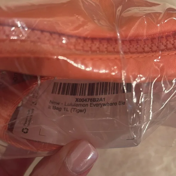 NWT Lululemon Belt Bag in Tiger - Picture 8 of 10